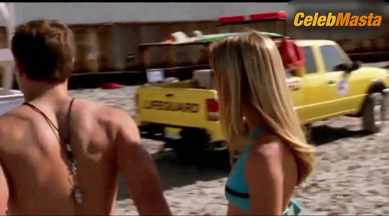Cameron Richardson Shows Bikini Scene In Point Pleasant - Photo 5 of 5 photo 4