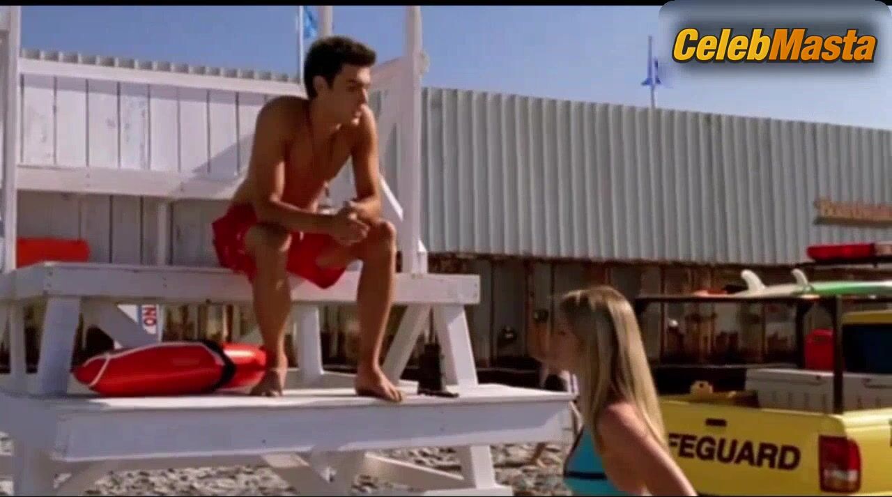 Cameron Richardson Shows Bikini Scene In Point Pleasant - Photo 5 of 5