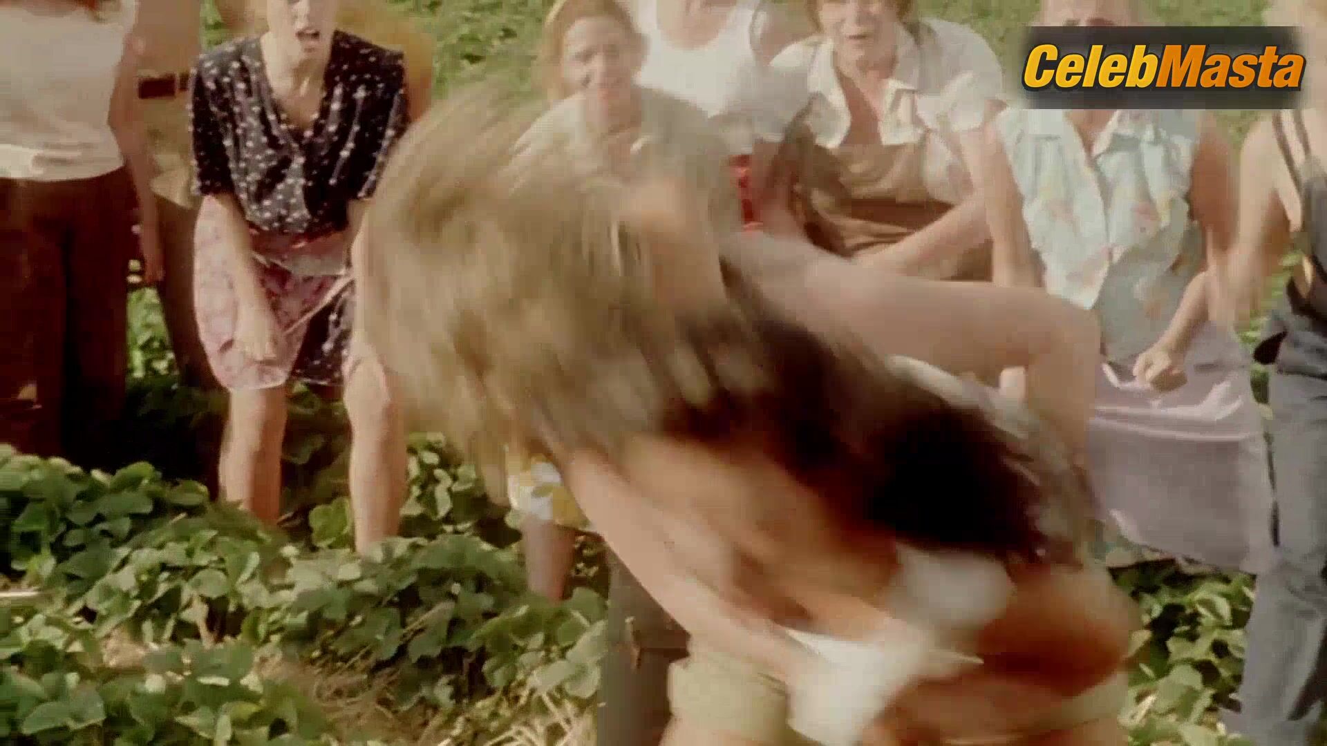 Catherine Zeta-jones Sexy Scene From The Darling Buds Of May - Photo 2 of 5