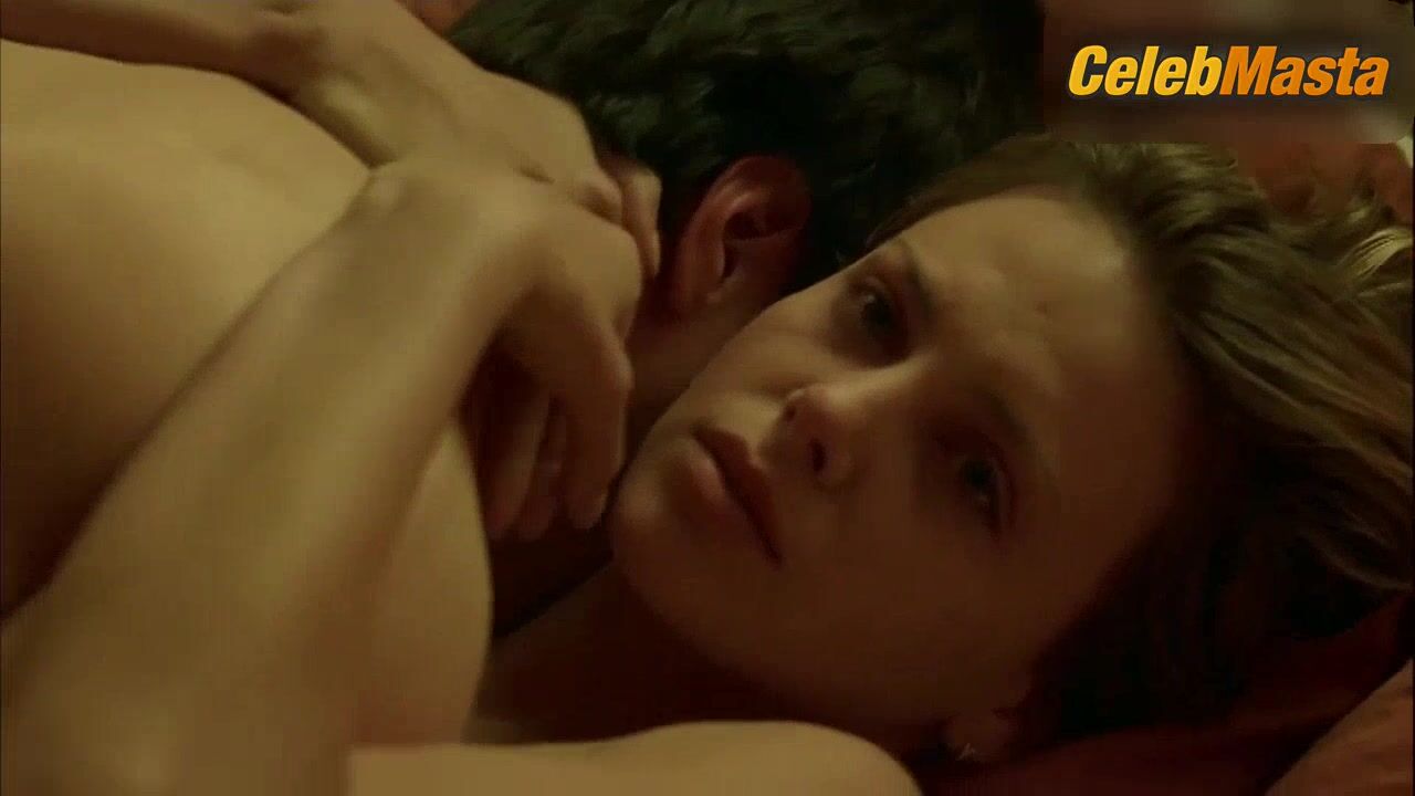 Charlize Theron Bares Nude Scene In Sweet November - Photo 2 of 5 photo 4