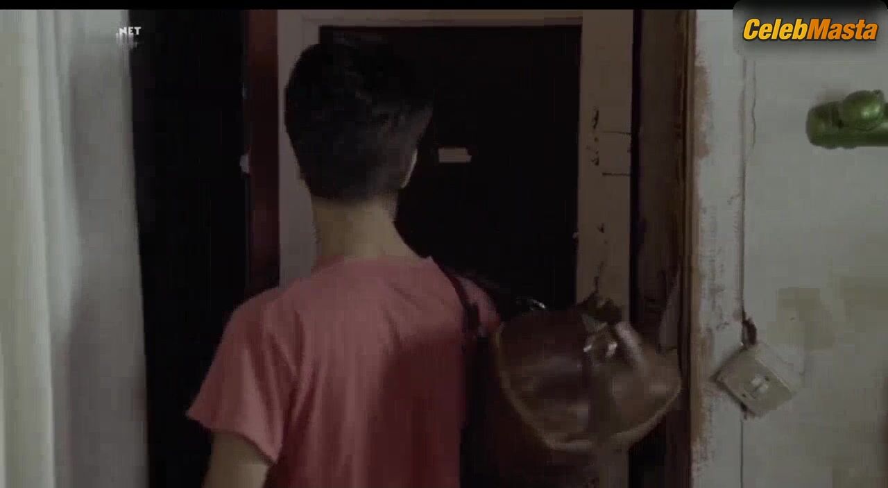 Charlotte Gainsbourg ’s Ass, Tits Scene From Amoureuse - Photo 3 of 5 photo 1