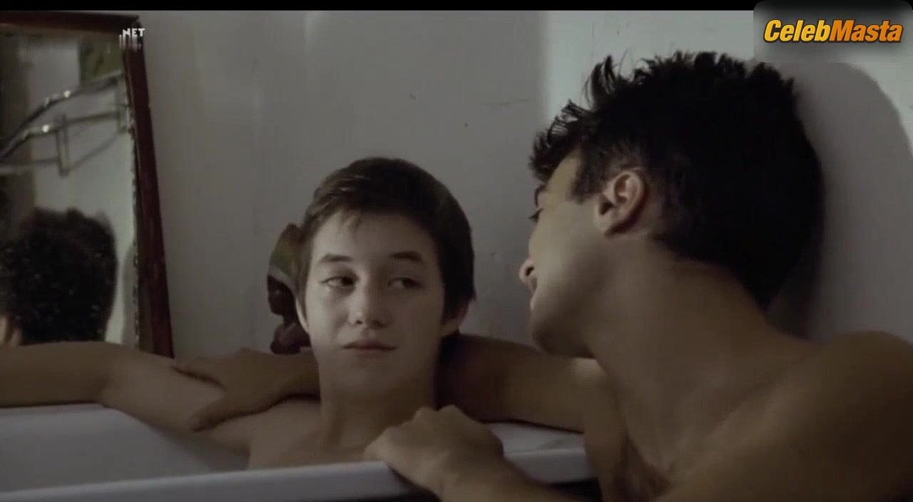 Charlotte Gainsbourg ’s Ass, Tits Scene From Amoureuse - Photo 3 of 5 photo 2