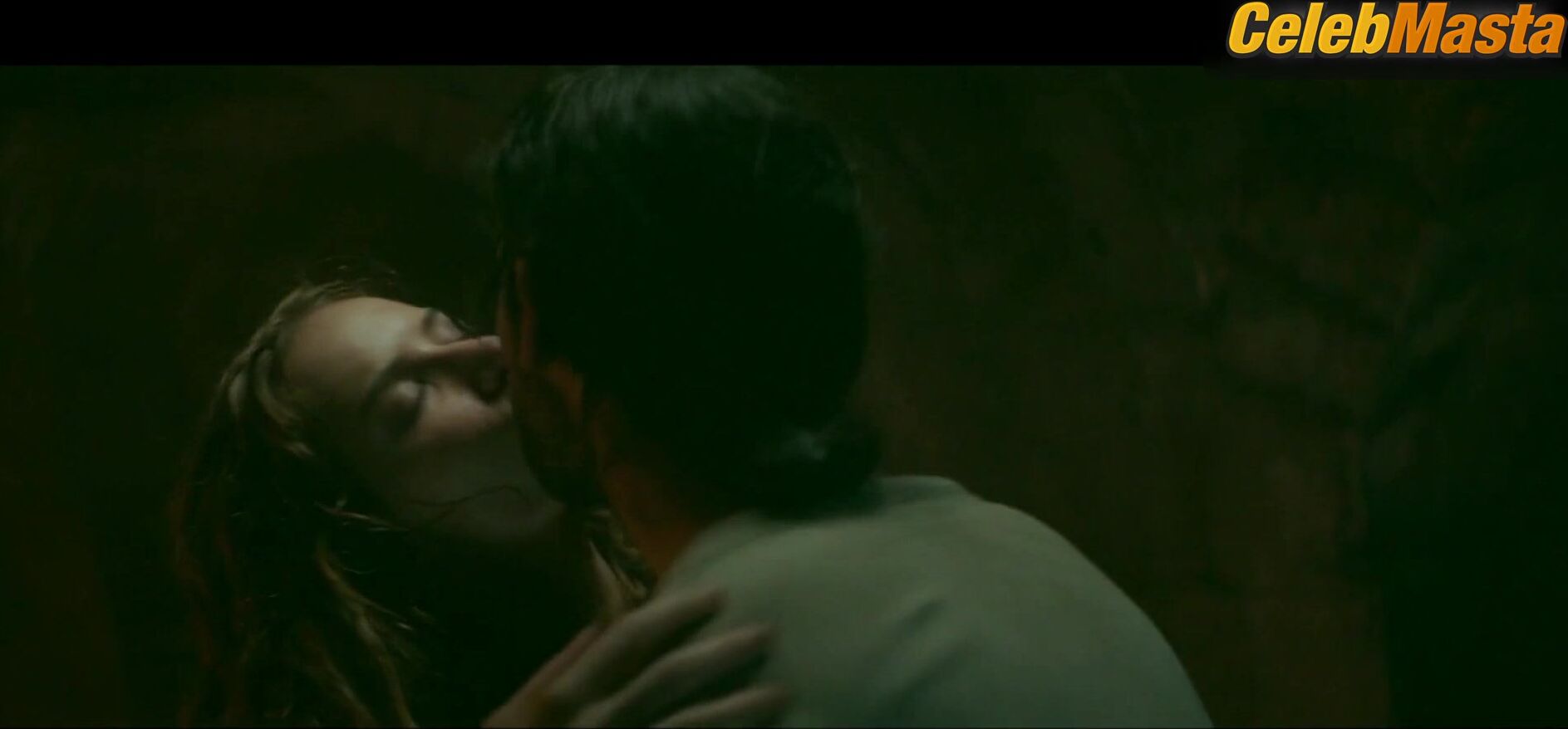 Charlotte Kirk Bares Butt Scene In The Reckoning - Photo 1 of 5 photo 2