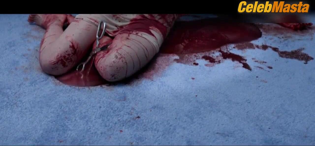 Bella Heathcote ’s Sexy Scene In The Neon Demon - Photo 2 of 5 photo 5