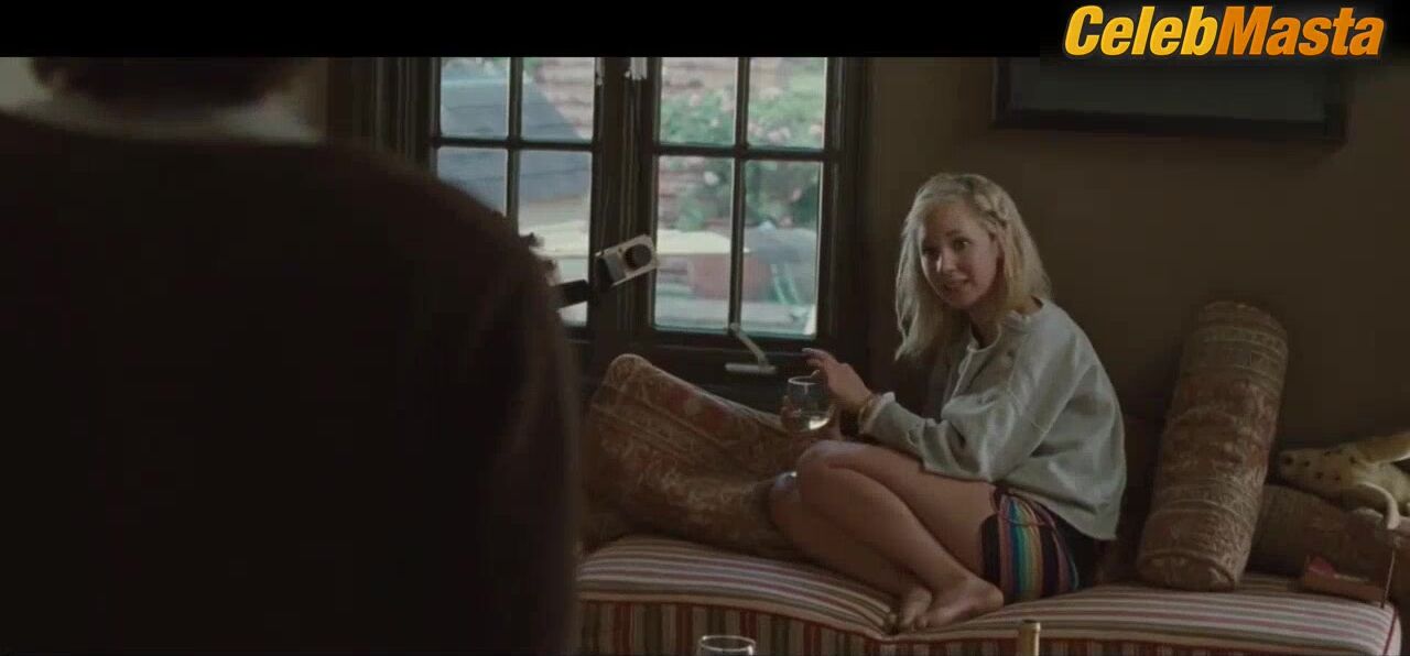 Brie Larson And Juno Temple Swimsuit Scene From Greenberg - Photo 2 of 5 photo 5