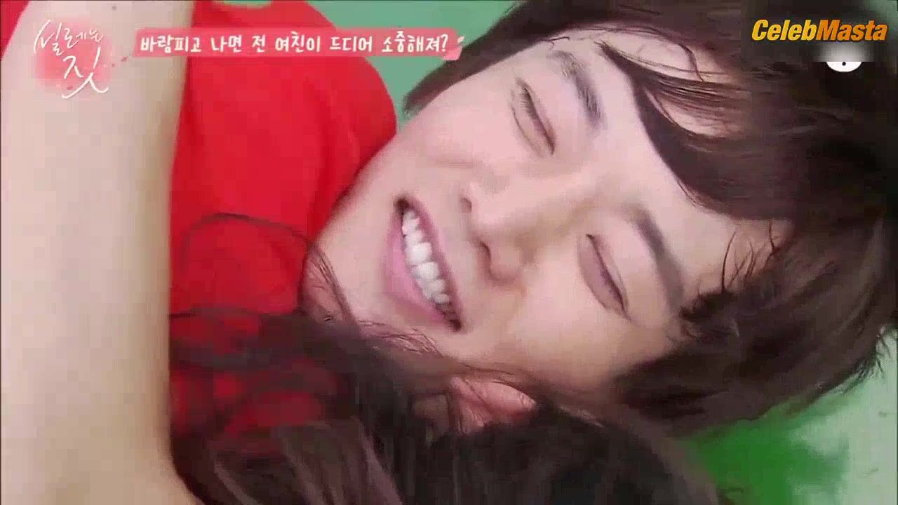 Cho Yeo-jeong Reveals All In Sexy Scene In I Need Romance - Photo 3 of 5 photo 1