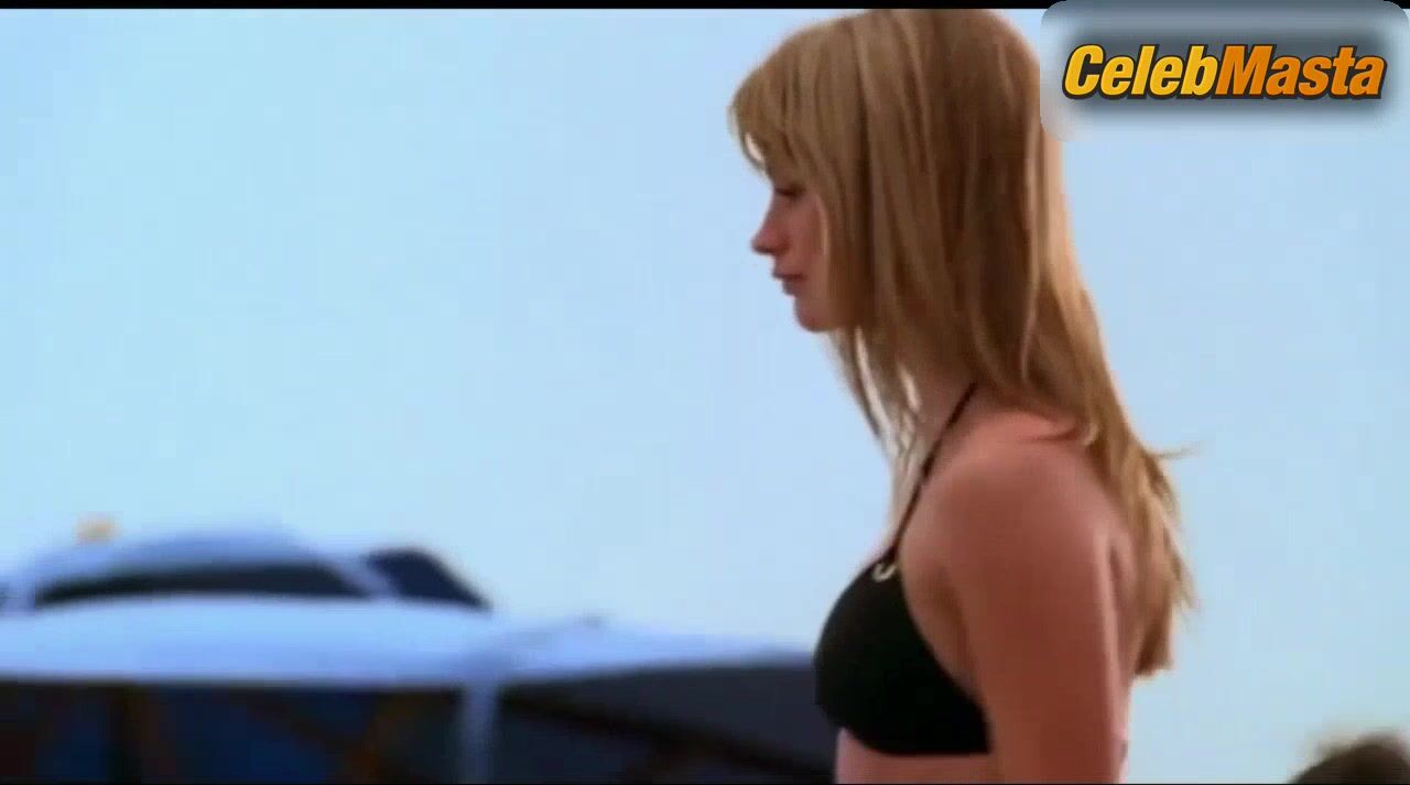 Cameron Richardson ’s Bikini Scene In Point Pleasant - Photo 1 of 5 photo 4