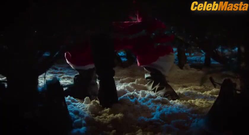 Christina Hendricks Boobs Scene In Bad Santa 2 - Photo 2 of 5 photo 5