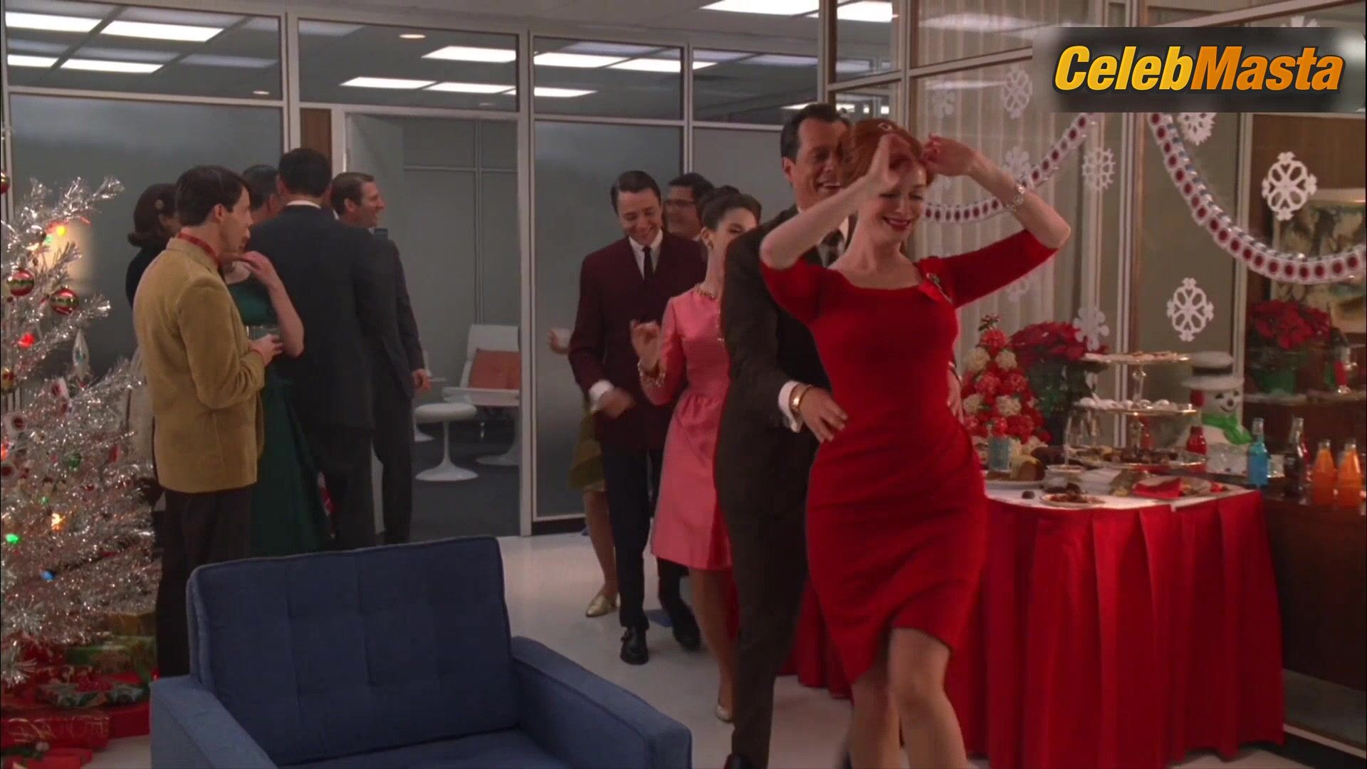 Christina Hendricks Steamy Scene In Mad Men - Photo 2 of 5