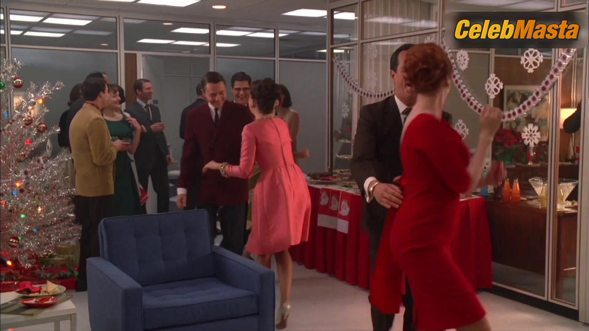 Christina Hendricks Steamy Scene In Mad Men - Photo 2 of 5 photo 4