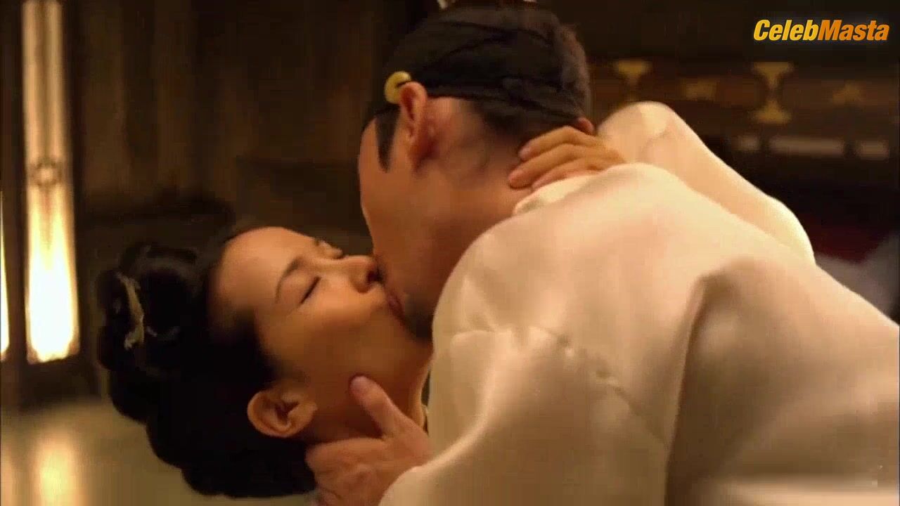 Cho Yeo-jeong ’s Tits Scene From The Concubine - Photo 1 of 5 photo 4
