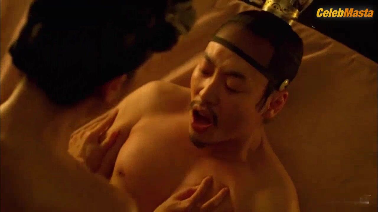Cho Yeo-jeong ’s Tits Scene From The Concubine - Photo 1 of 5 photo 5
