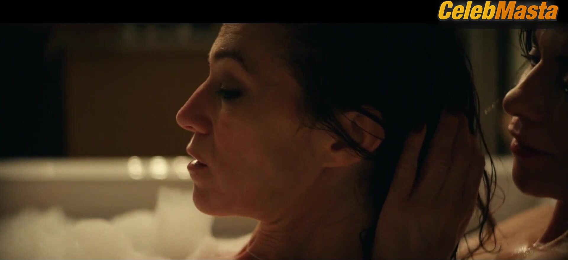 Charlotte Gainsbourg And Lubna Azabal Sapphic Scene In Alphonse - Photo 1 of 5