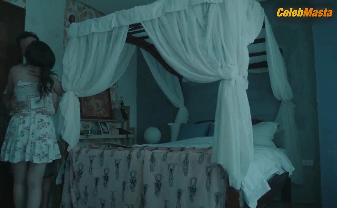 Christine Bermas Lesbian, Bares Breasts Scene In Lampas Langit - Photo 2 of 5