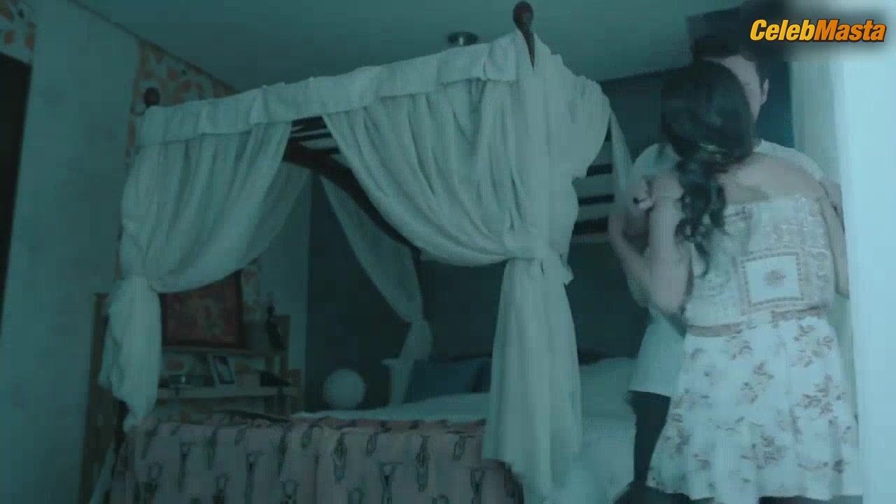 Christine Bermas Lesbian, Bares Breasts Scene In Lampas Langit - Photo 2 of 5 photo 4