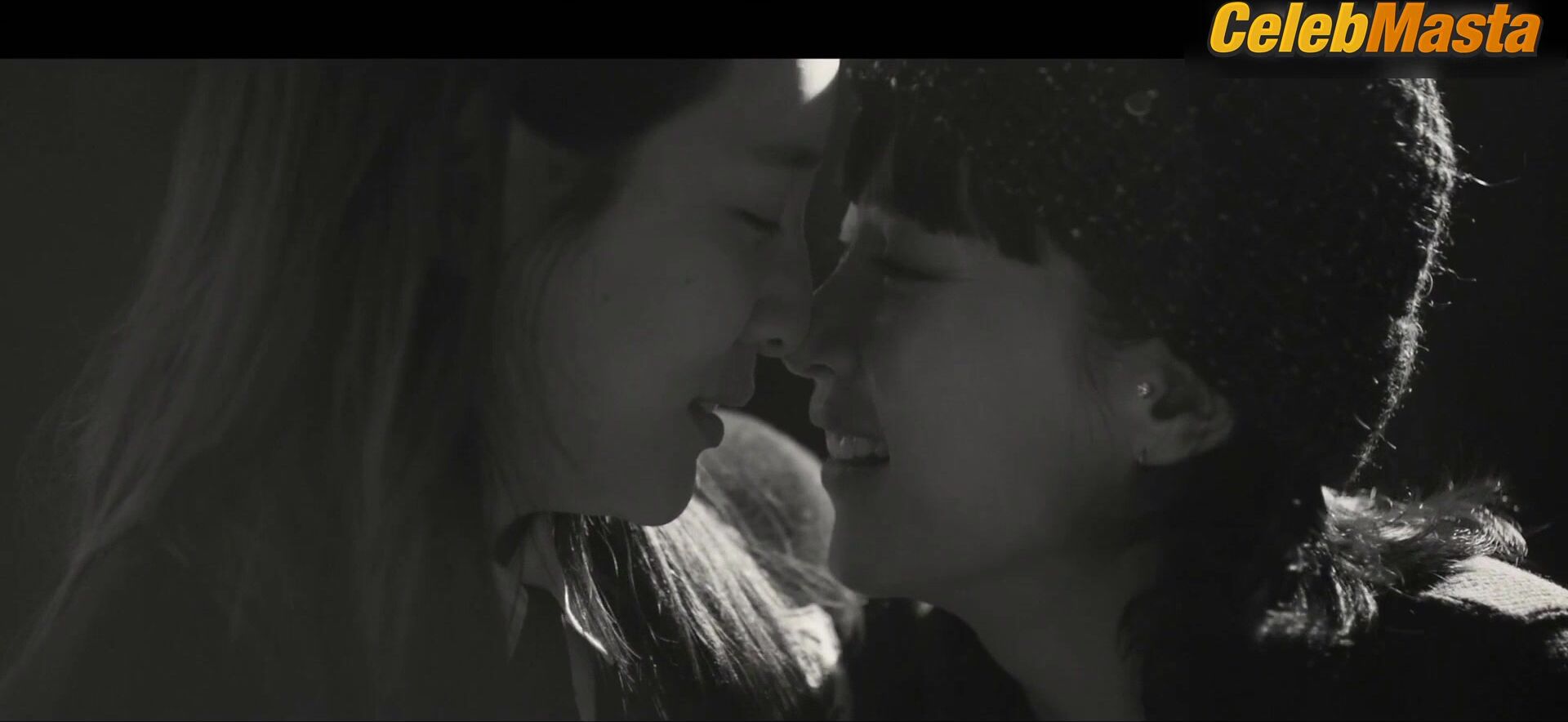 Cho Yeo-jeong And Park Ji-hyun’s Lesbian Scene In - Photo 1 of 5 photo 4