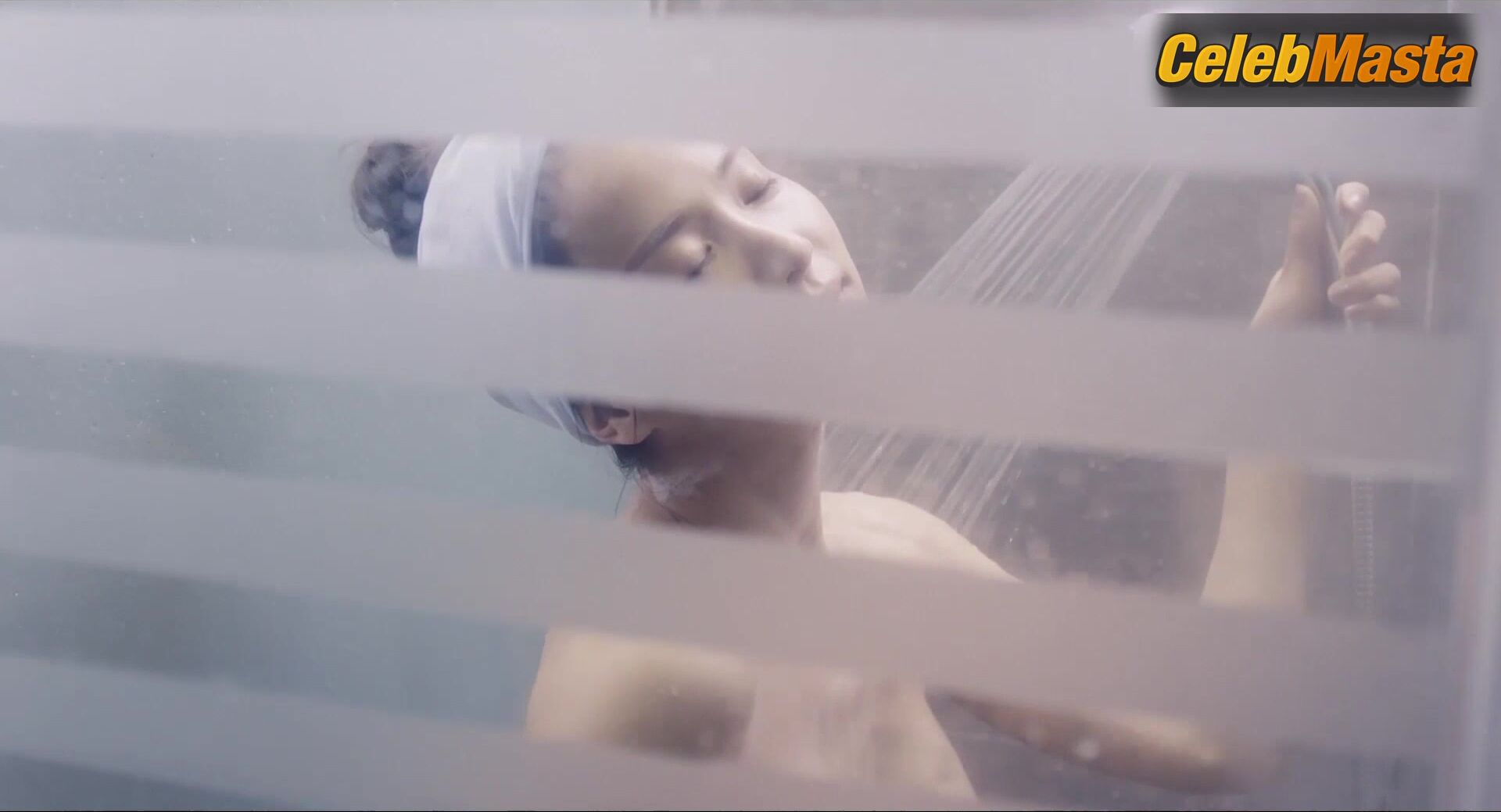 Cho Yeo-jeong And Shin Se-kyung Booty Scene From Casa Amor - Photo 1 of 5