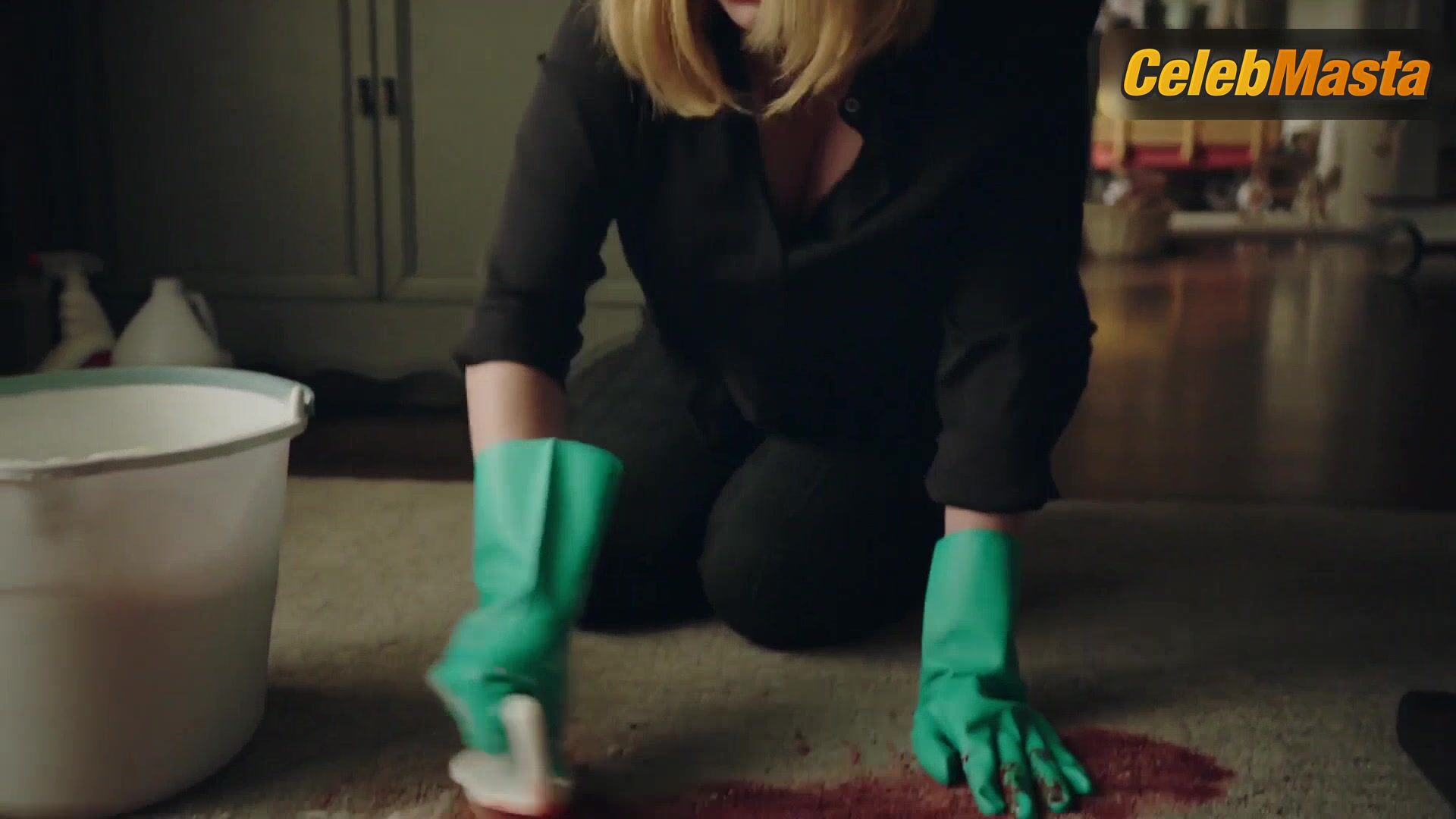 Christina Hendricks Steamy Scene In Good Girls - Photo 2 of 5