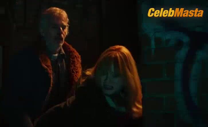 Christina Hendricks Tits Scene From Bad Santa 2 - Photo 2 of 5
