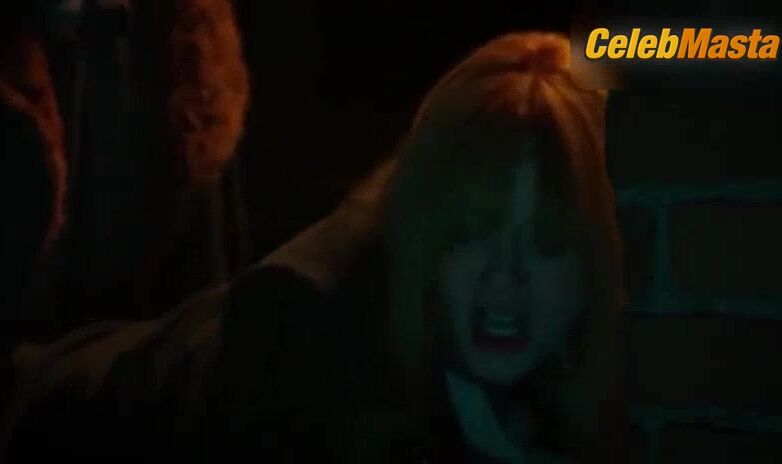 Christina Hendricks Tits Scene From Bad Santa 2 - Photo 2 of 5 photo 5