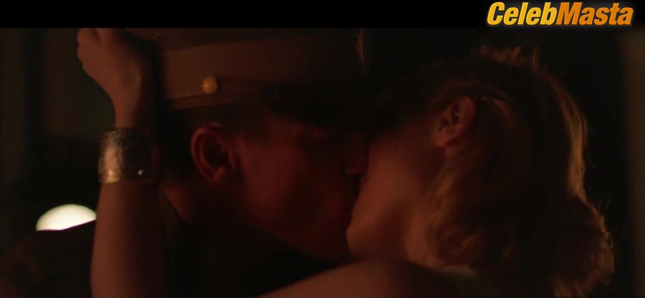 Bella Heathcote Rebecca Hall And Tits, Lesbian Scene From - Photo 1 of 5 photo 5