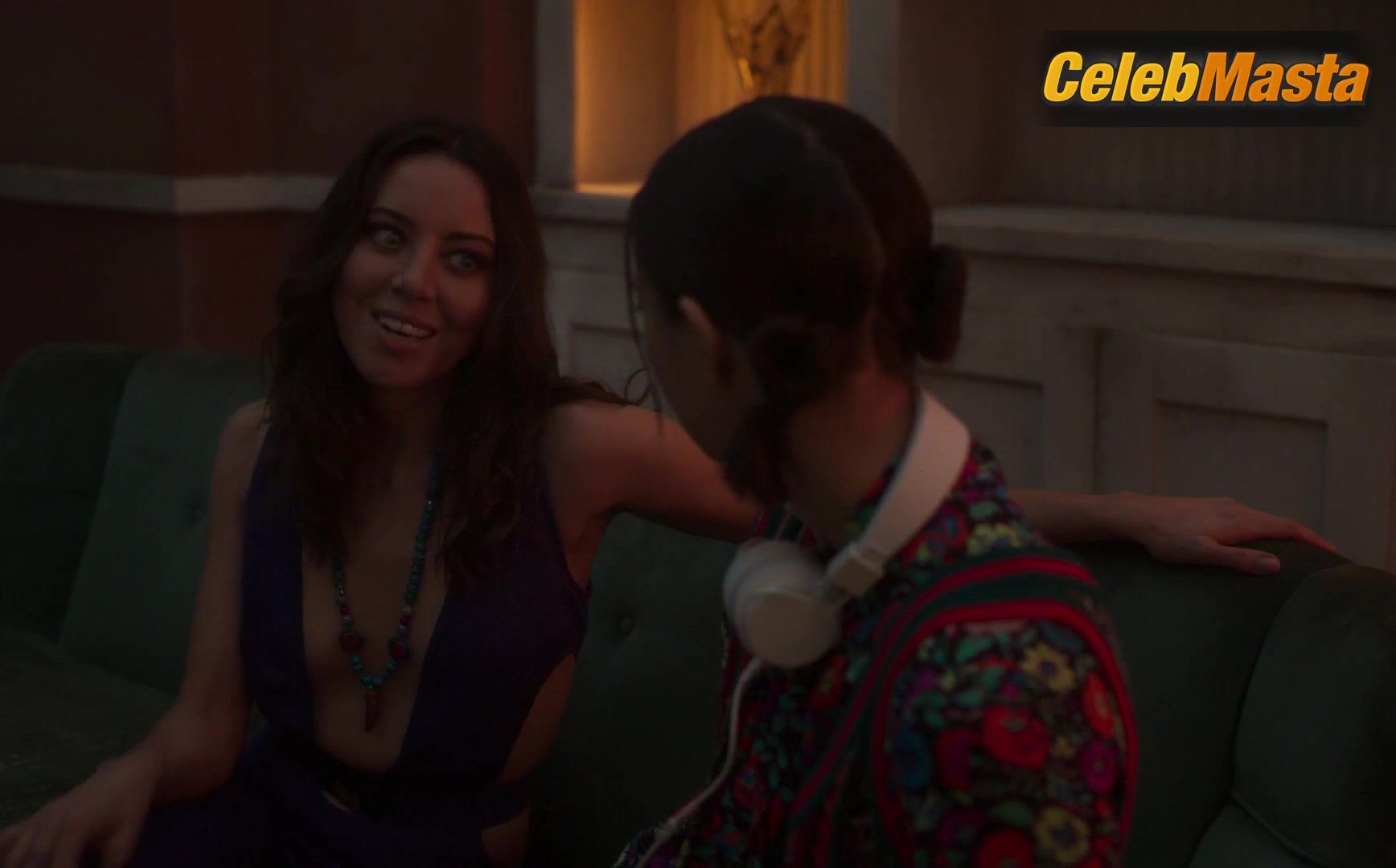 Aubrey Plaza , Margaux Brooke And Dan Cathcart’s - Photo 3 of 5 photo 4