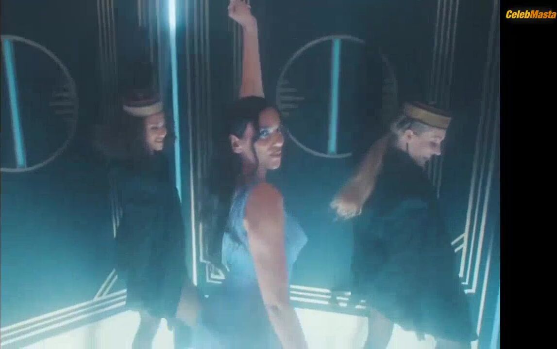 Dua Lipa Tits Scene From Levitating - Photo 1 of 5 photo 2