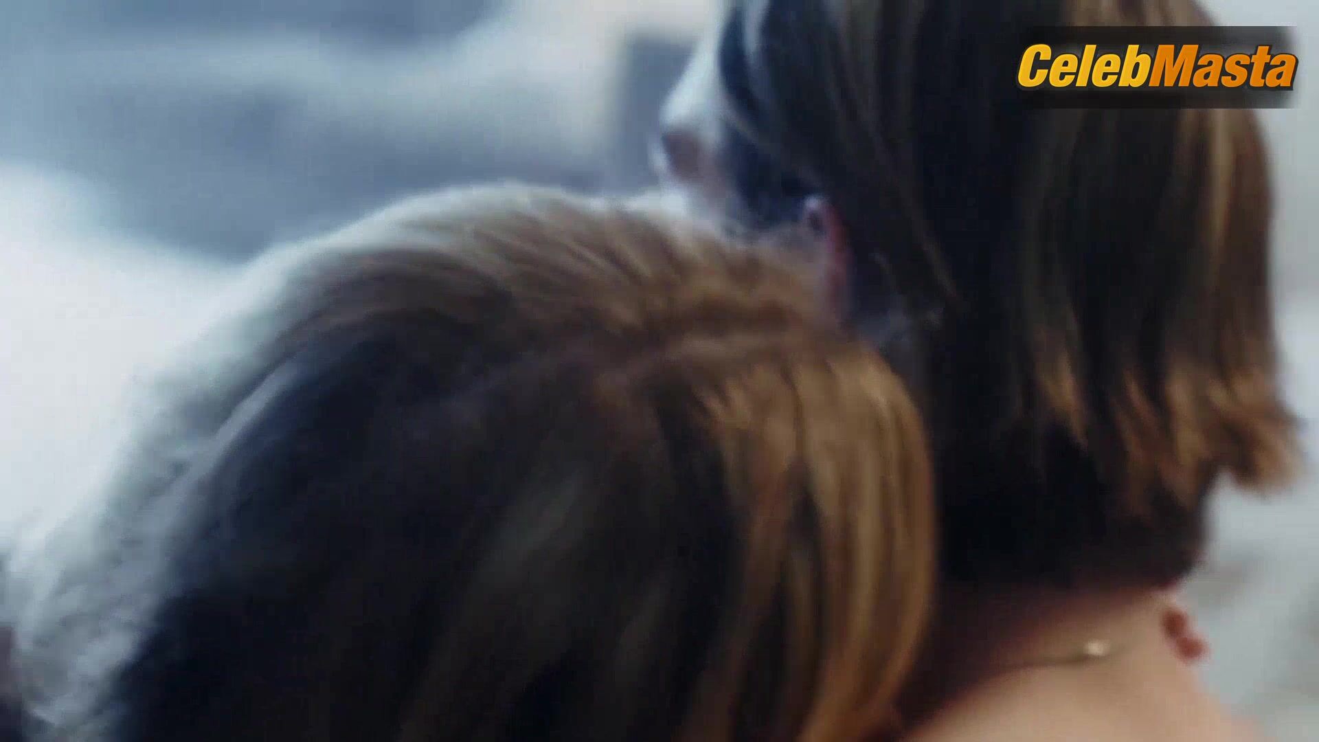 Lizzy Caplan ’s Sexy Scene From Love Is The Drug - Photo 2 of 5 photo 4