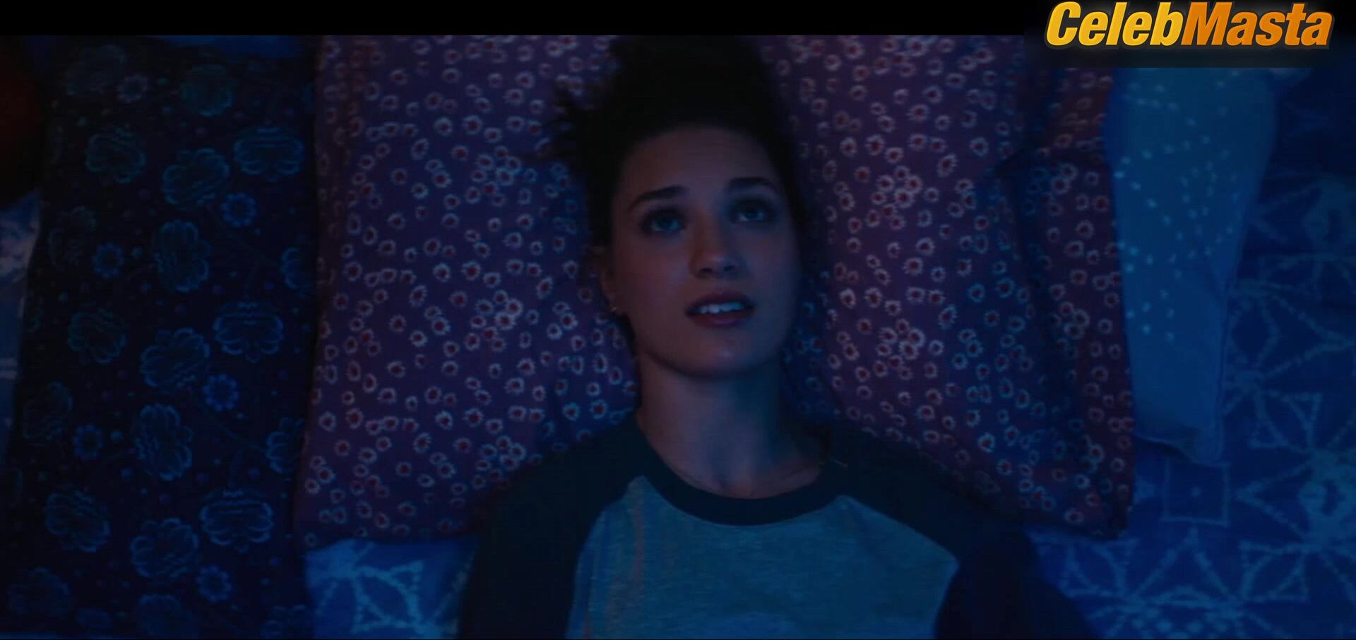 Maddie Ziegler Sexy Scene From Fitting In - Photo 1 of 5 photo 2