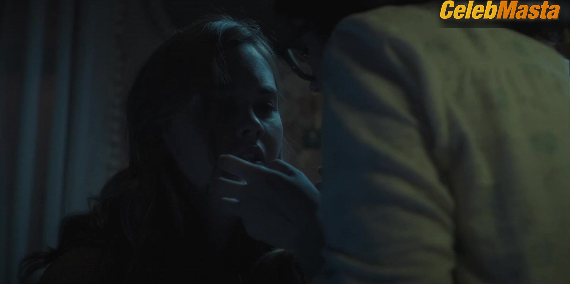 Kara Hayward Liana Liberato And ’s Lesbian Scene - Photo 1 of 5 photo 2