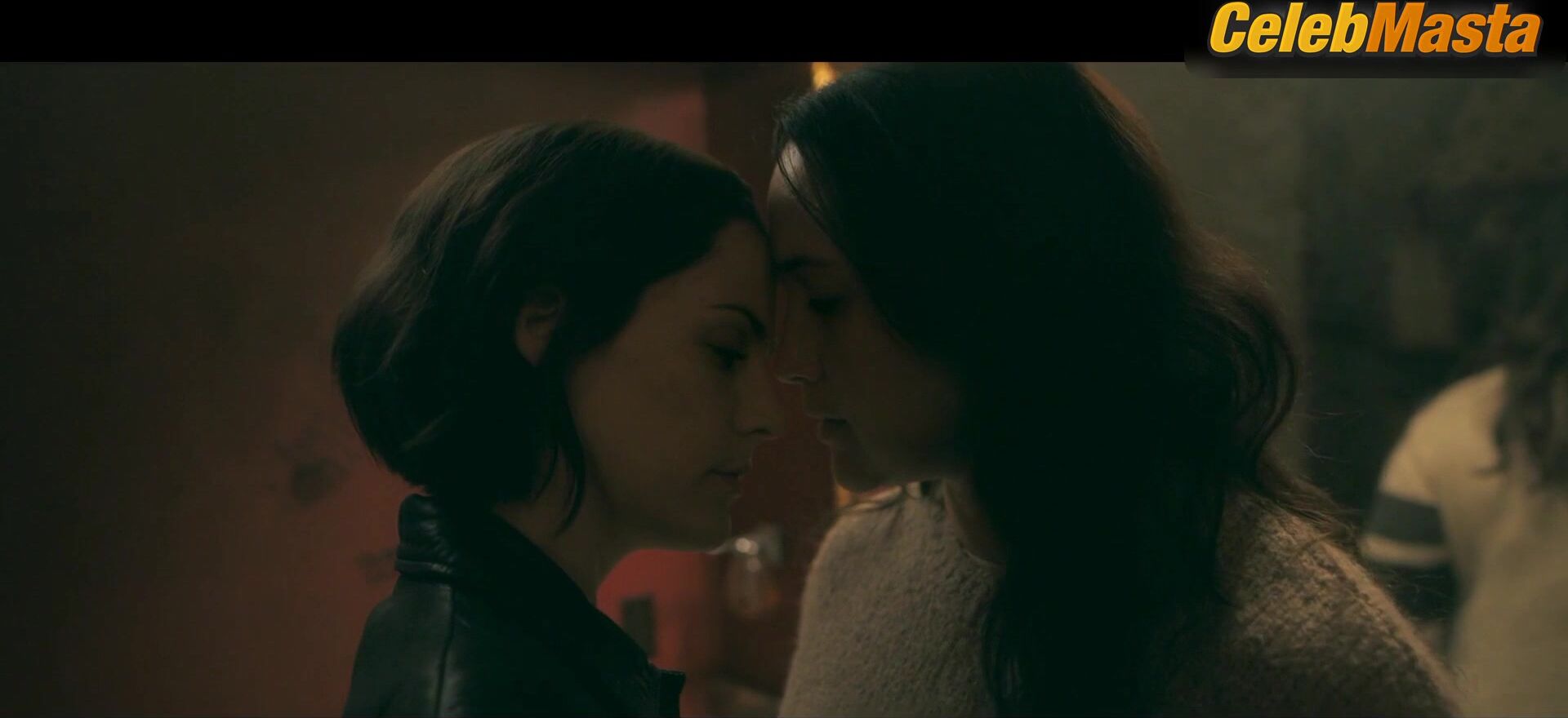 Lily Gladstone And Riley Keough Lesbian Scene From Under - Photo 2 of 5 photo 1