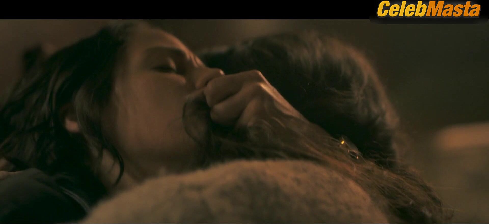 Lily Gladstone And Riley Keough Lesbian Scene From Under - Photo 2 of 5 photo 5