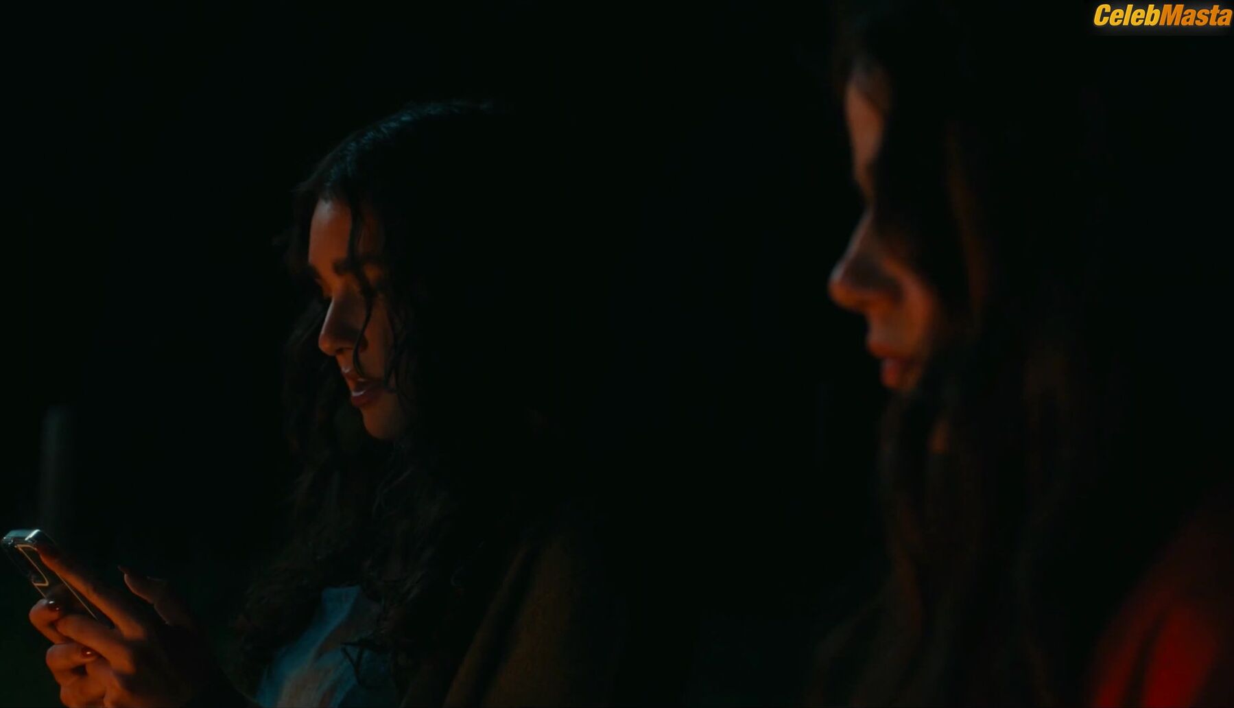 Geraldine Viswanathan Molly Gordon And Sexy Scene From Oh, Hi! - Photo 1 of 5