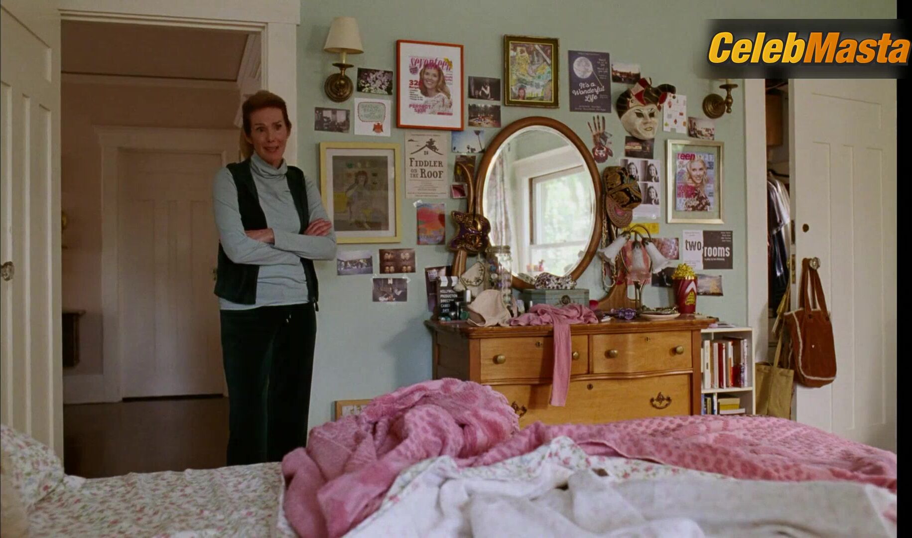 Scarlett Johansson ’s Underwear Scene From Marriage Story - Photo 2 of 5 photo 4