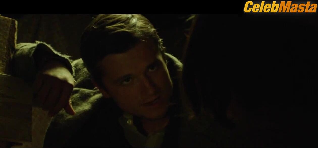 Selena Gomez Sexy Scene From In Dubious Battle - Photo 2 of 5 photo 1