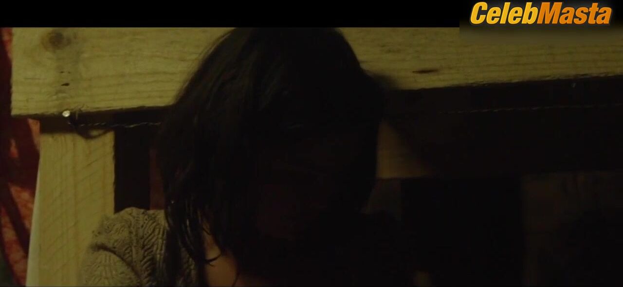 Selena Gomez Sexy Scene From In Dubious Battle - Photo 2 of 5 photo 5