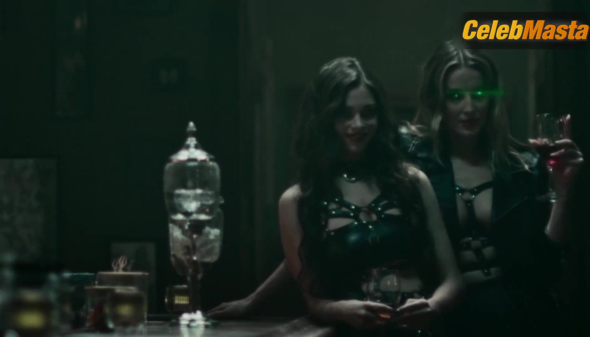 India Eisley Sarah Dumont And Tits Scene From Vampires Of - Photo 1 of 5 photo 5
