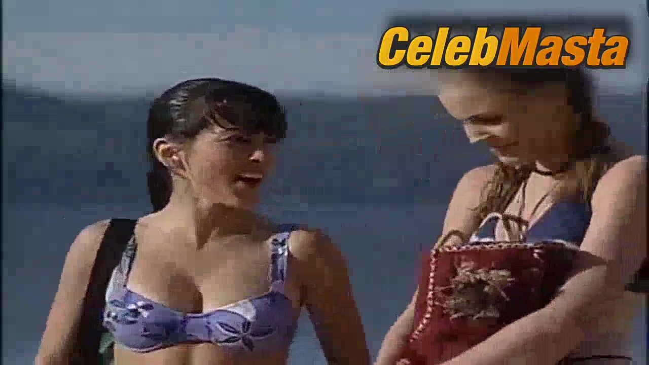 Melissa George Tits, Swimsuit Scene In Home And Away - Photo 2 of 5 photo 4