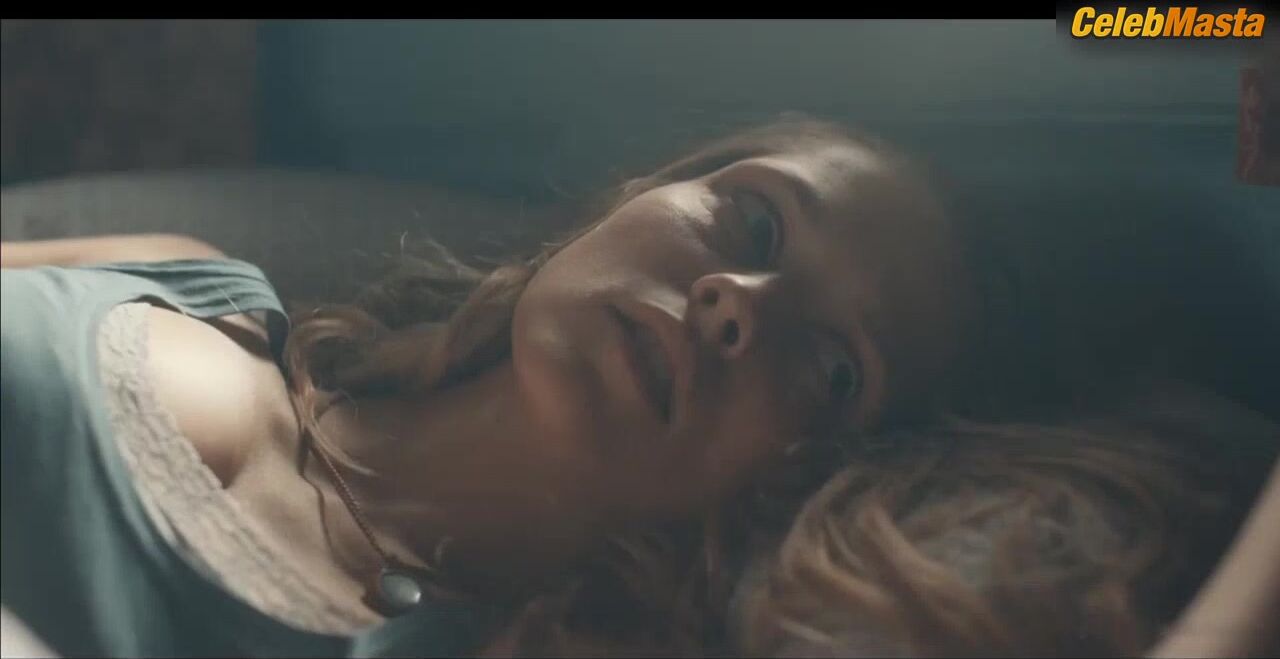 Teresa Palmer ’s Tits, Underwear Scene In A - Photo 2 of 5