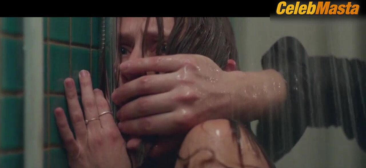 Teresa Palmer Boobs Scene In Berlin Syndrome - Photo 2 of 5 photo 5
