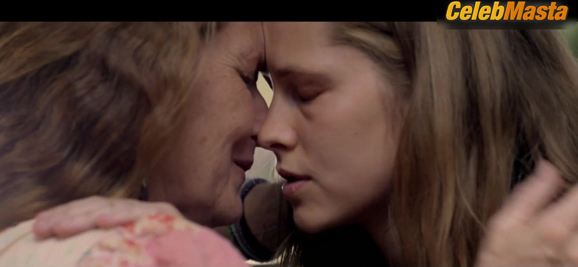 Melissa Leo And Teresa Palmer’s Lesbian Scene From - Photo 1 of 5