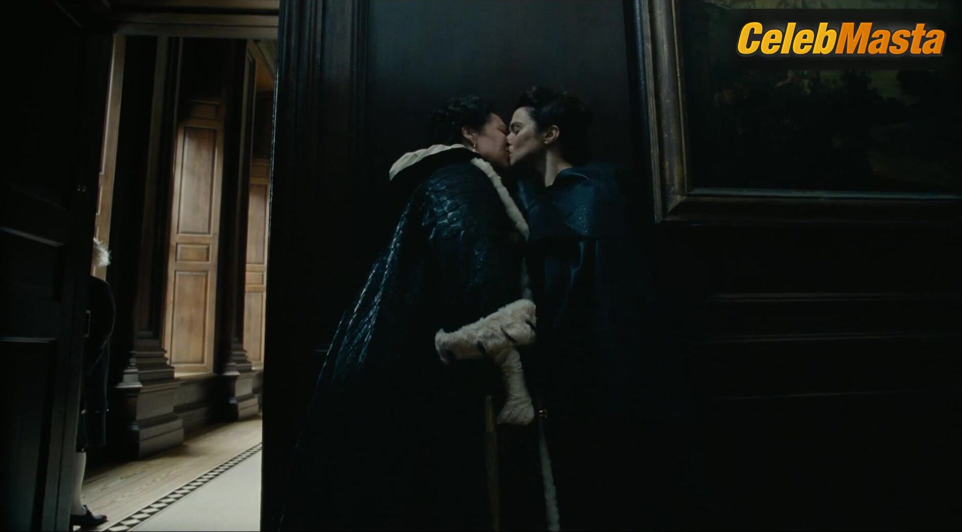 Olivia Colman Rachel Weisz And ’s Lesbian Scene From - Photo 1 of 5 photo 4