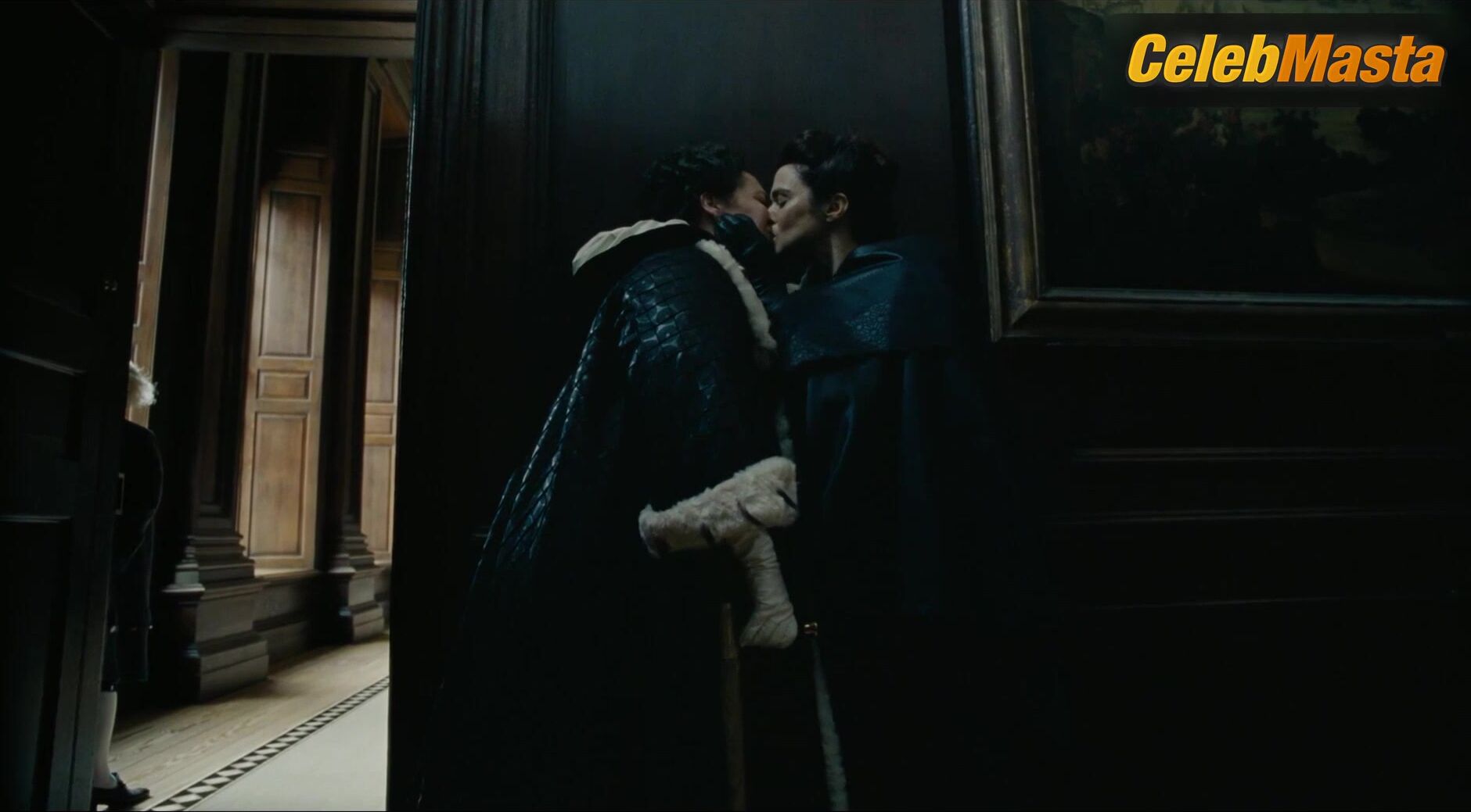 Olivia Colman Rachel Weisz And ’s Lesbian Scene From - Photo 1 of 5 photo 5