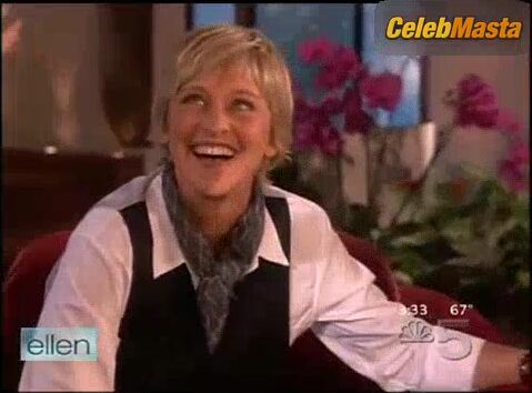 Pamela Anderson ’s Swimsuit Scene From Ellen The Ellen - Photo 3 of 5 photo 2