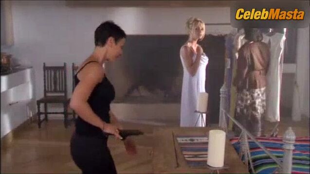 Pamela Anderson ’s Underwear Scene In V.i.p. - Photo 1 of 5 photo 4
