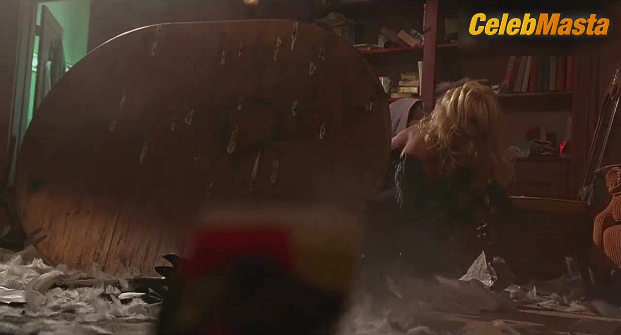 Pamela Anderson Shows Off Her Sexy Scene In Barb Wire - Photo 2 of 5 photo 4
