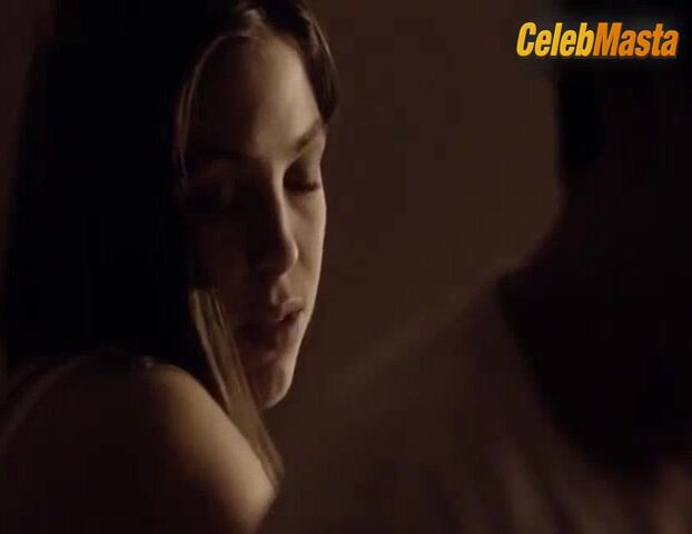 Paulina Davila ’s Underwear Scene In La Hermandad - Photo 1 of 5