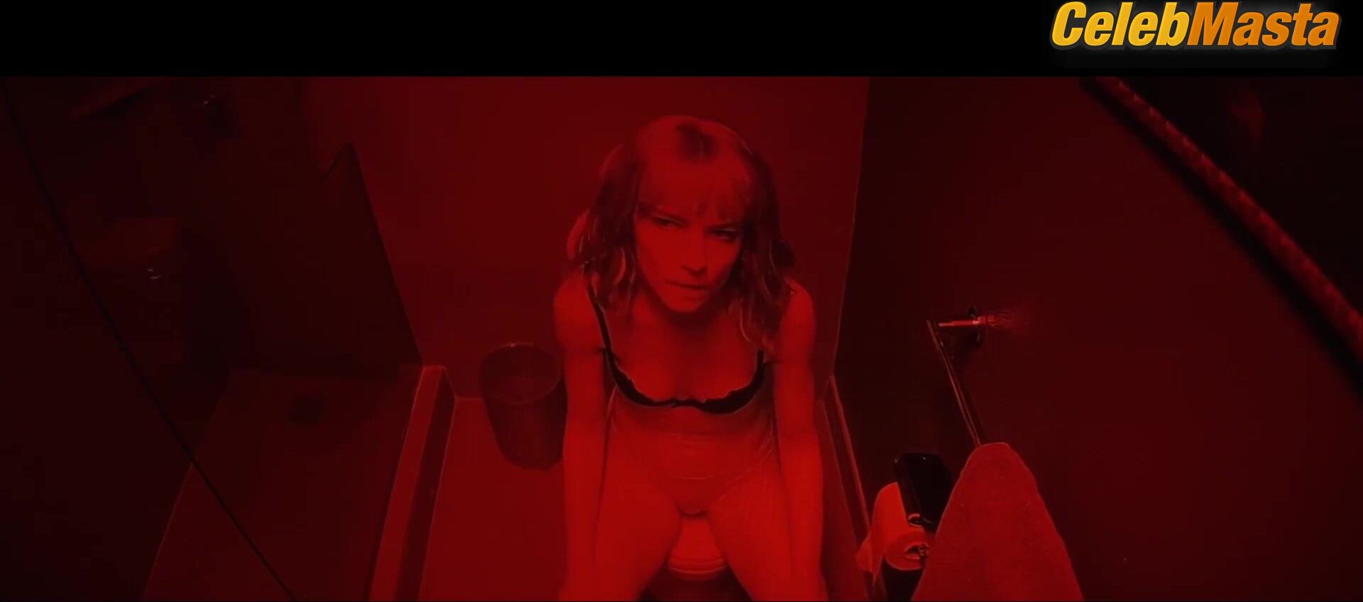Willa Fitzgerald Tits, Underwear Scene From Strange Darling - Photo 1 of 5 photo 5