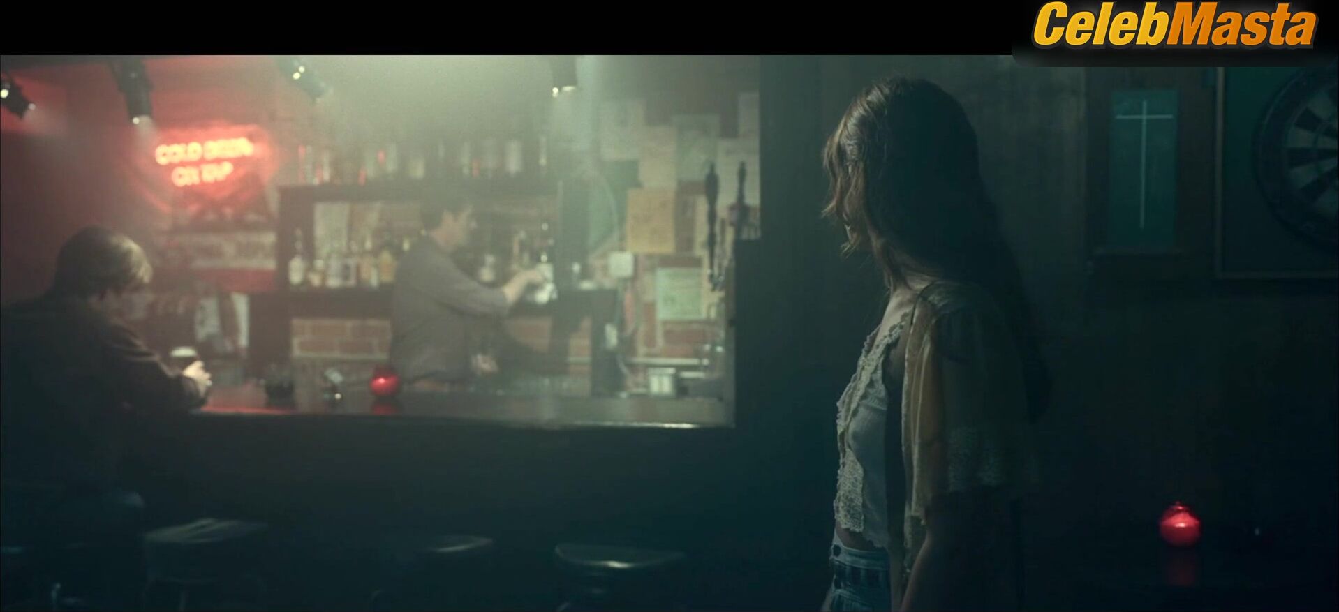 Riley Keough ’s Sexy Scene From Daisy Jones & - Photo 1 of 5 photo 2