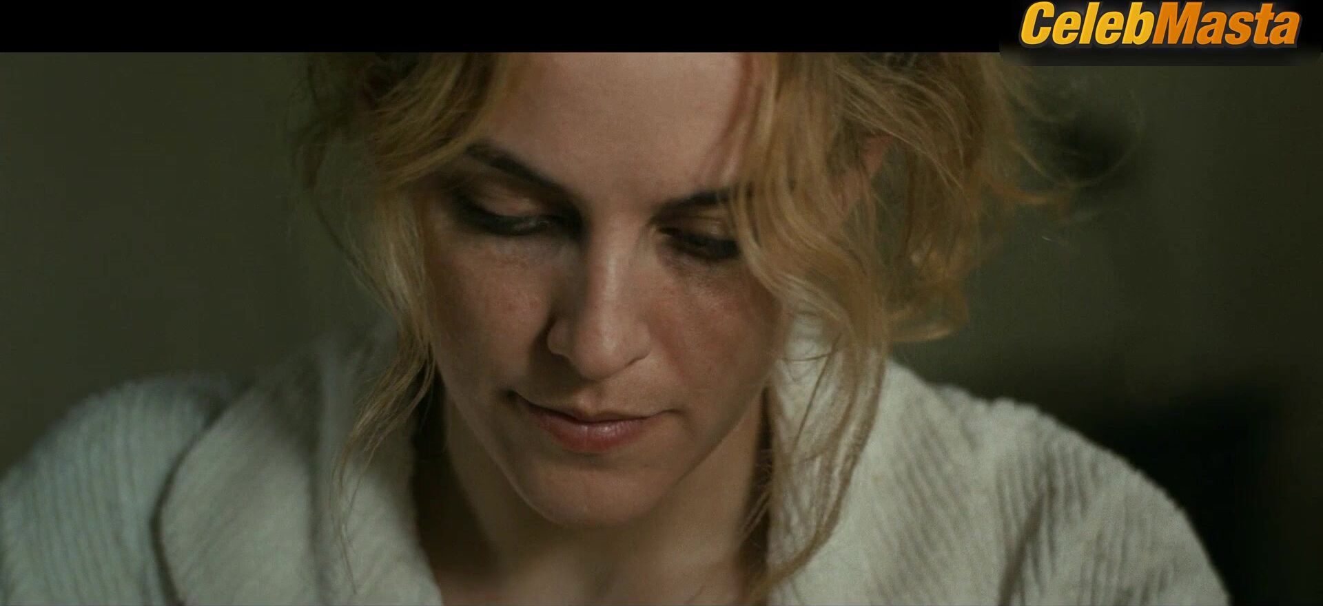 Riley Keough Tits, Underwear Scene From The Devil All The - Photo 2 of 5 photo 1